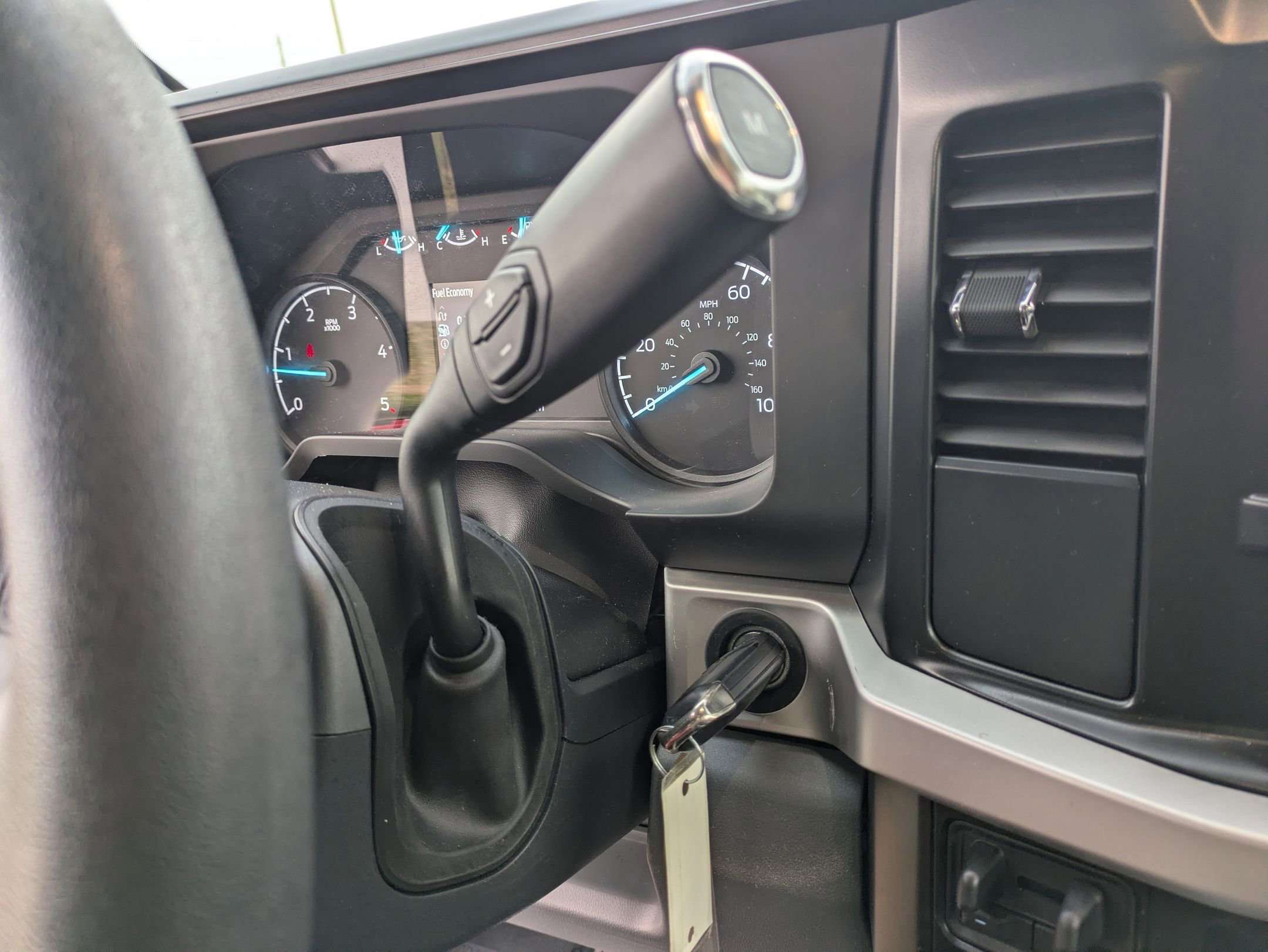 Certified 2025 Ford F450 XLT w/ 360-Degree Camera Package image 21