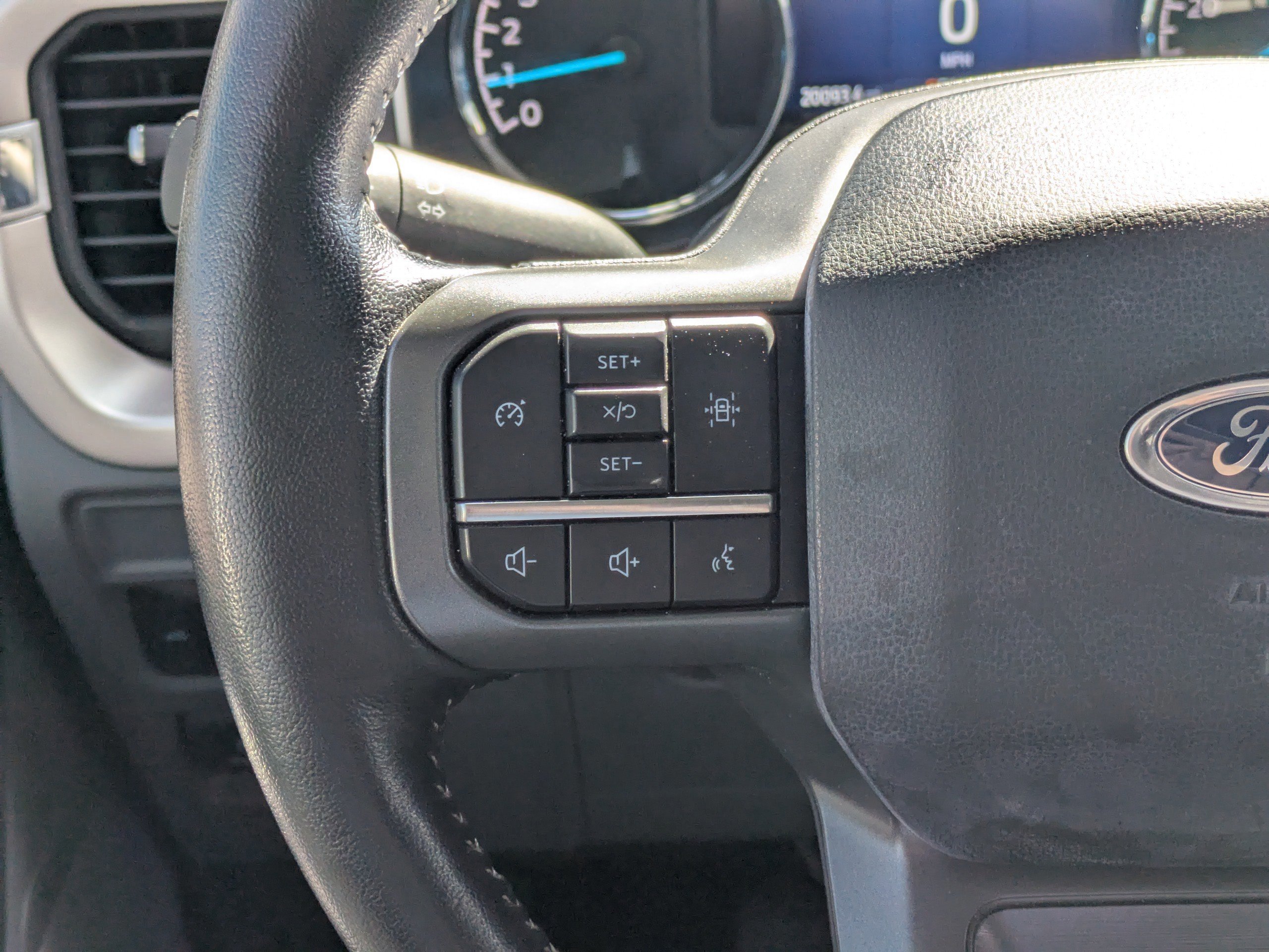 Certified 2022 Ford F150 XLT w/ Equipment Group 301A Mid image 18