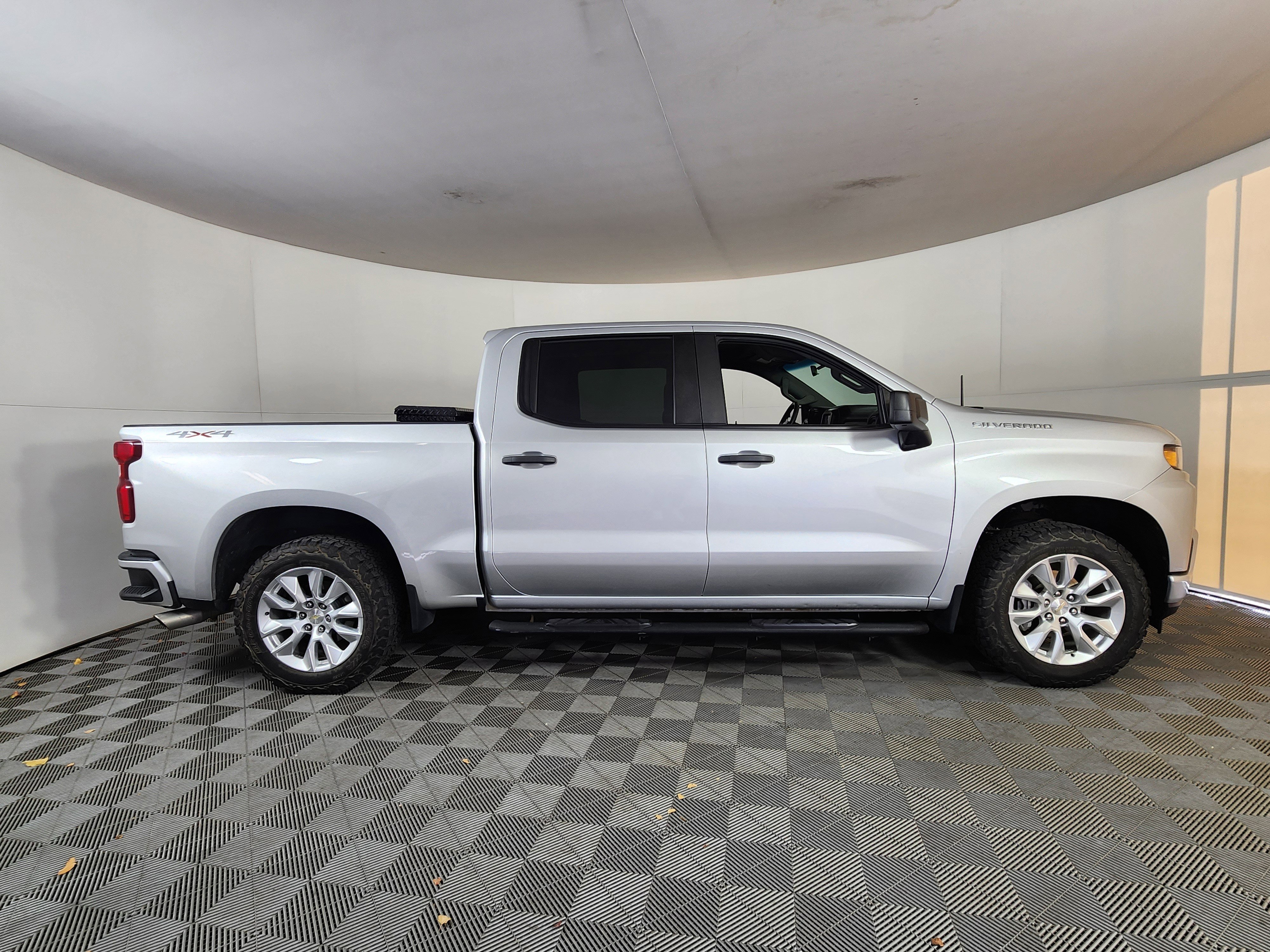 Used 2020 Chevrolet Silverado 1500 Custom w/ Custom Value Package image 8