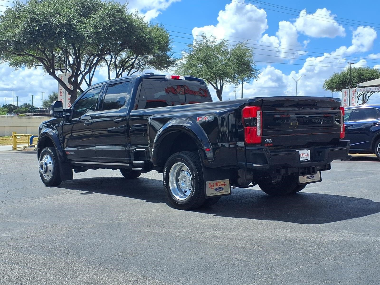 Certified 2026 Ford F450 Platinum w/ FX4 Off-Road Package AWD/4WD image 8