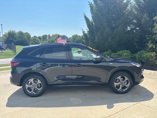 Certified 2024 Ford Escape ST-Line w/ Tech Pack #1 AWD/4WD image 5