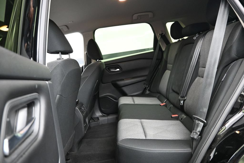 Used 2024 Nissan Rogue SV AWD/4WD image 19