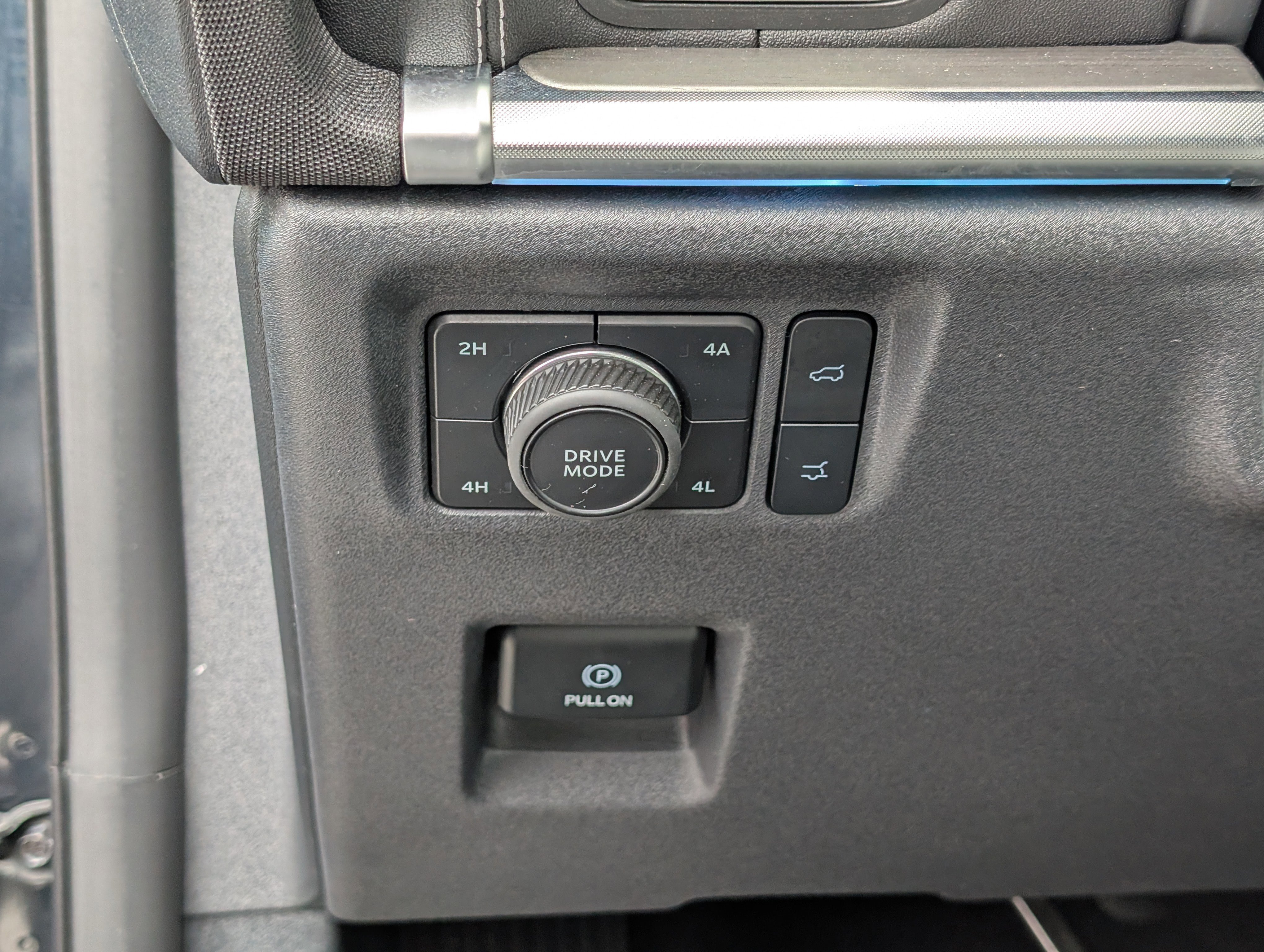 Certified 2025 Ford Expedition Max Platinum image 27