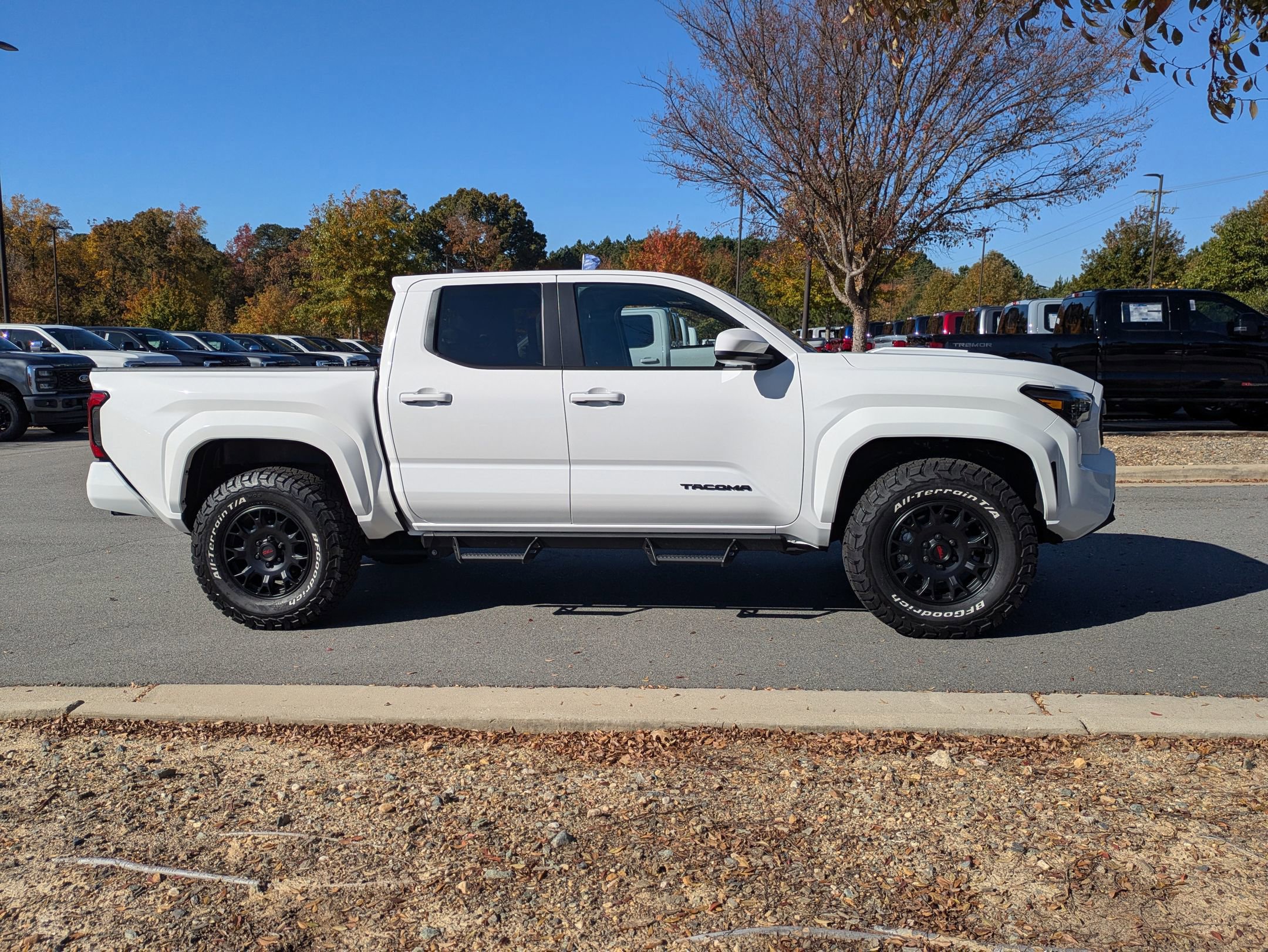 Used 2025 Toyota Tacoma TRD Sport image 7