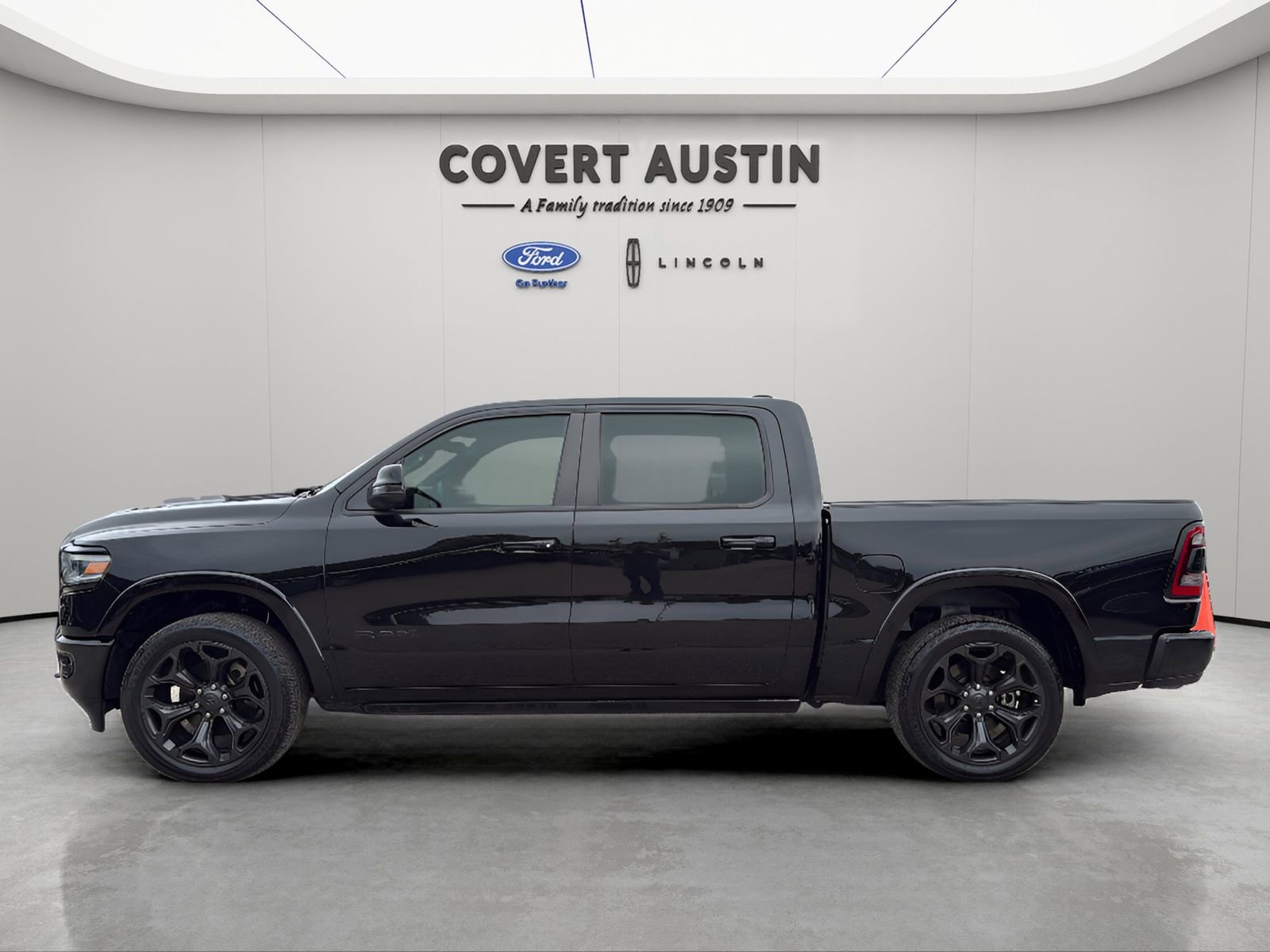 Used 2023 RAM 1500 Limited w/ Night Edition AWD/4WD image 2
