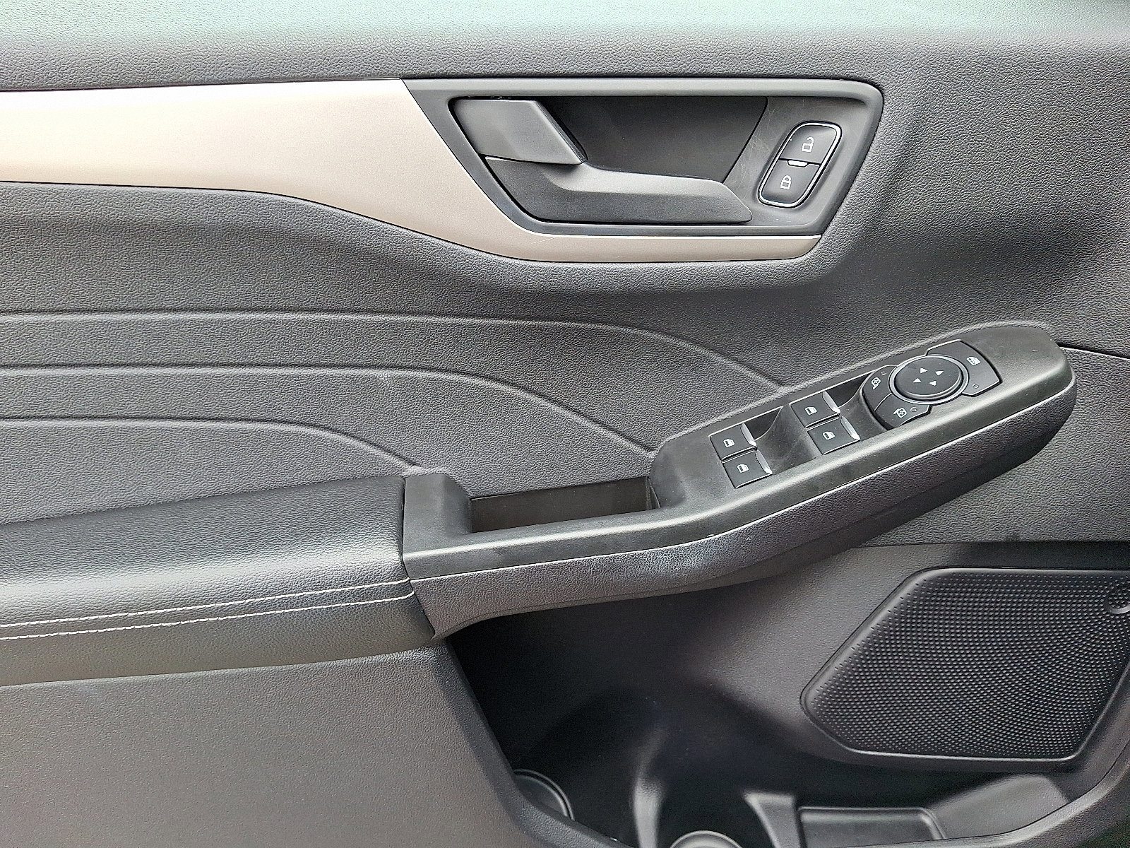 Certified 2022 Ford Escape SE w/ Convenience Package image 15