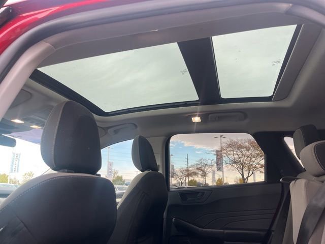 Certified 2022 Ford Escape SE w/ SE Sport Appearance Package image 19