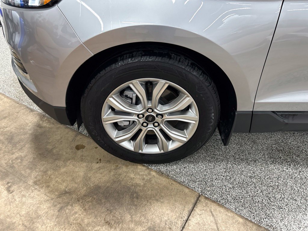 Certified 2024 Ford Edge Titanium AWD/4WD image 33