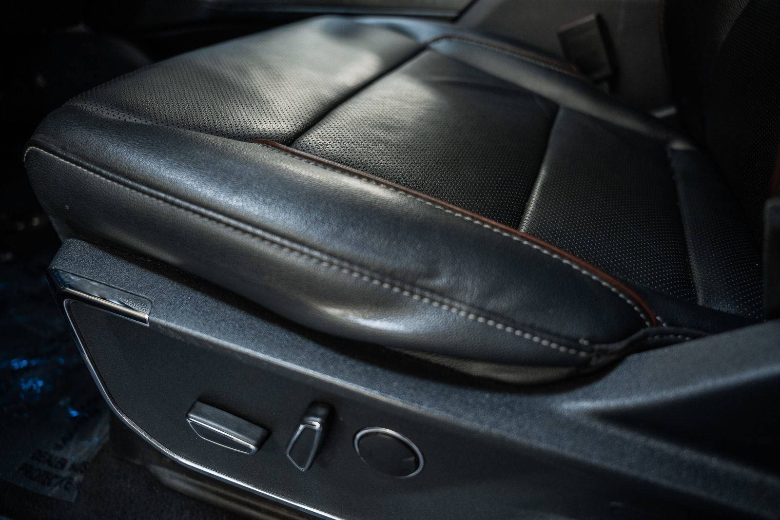 Certified 2023 Ford F150 Lariat w/ Equipment Group 502A High image 38