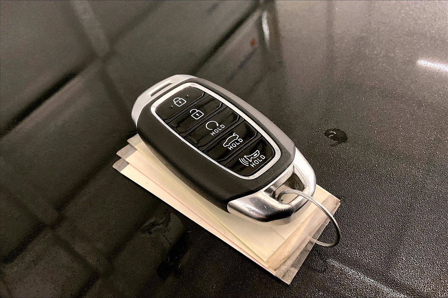 Used 2021 Hyundai Elantra SEL w/ Convenience + Premium Package image 9