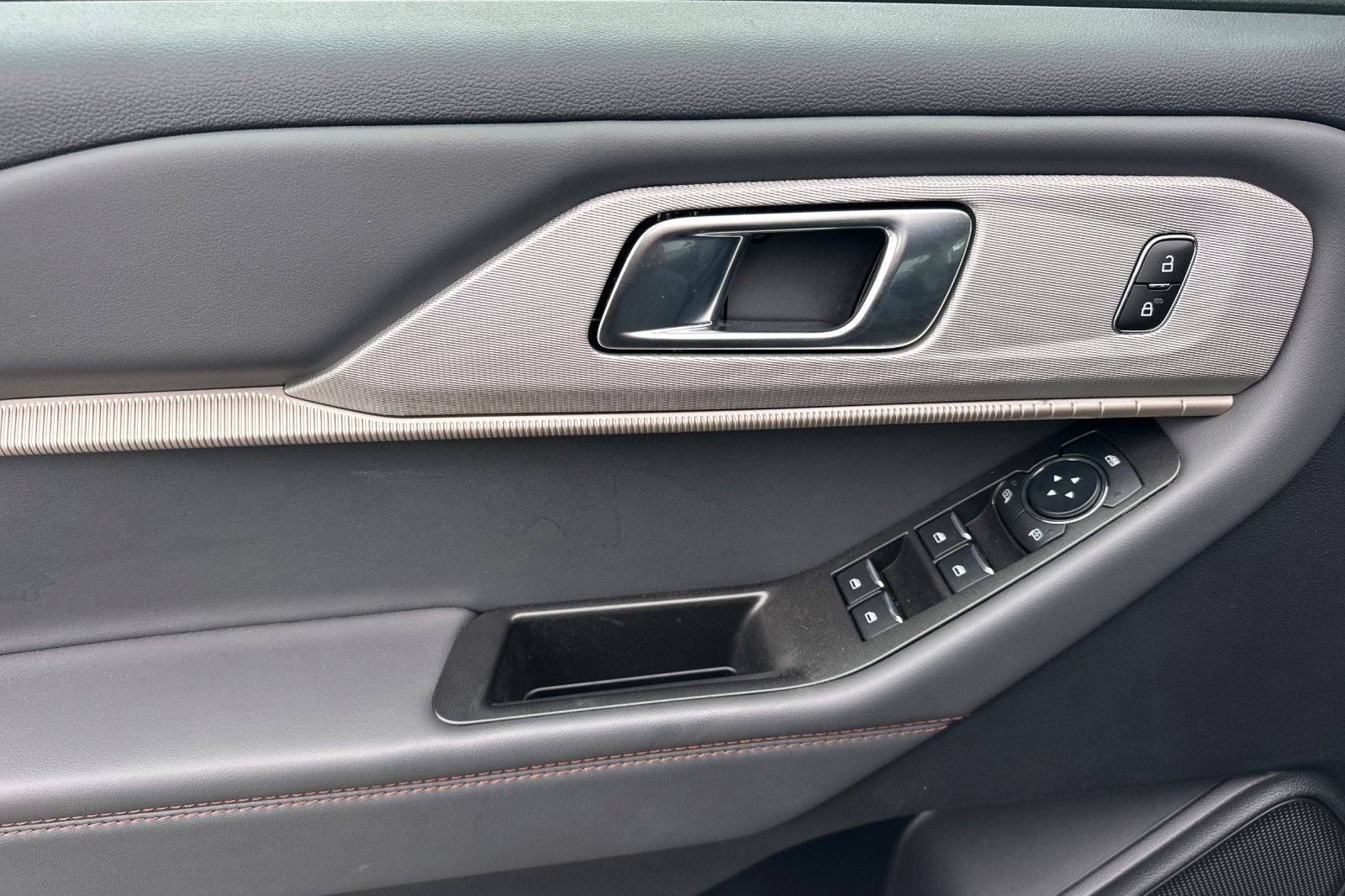 Certified 2026 Ford Explorer Active RWD image 10