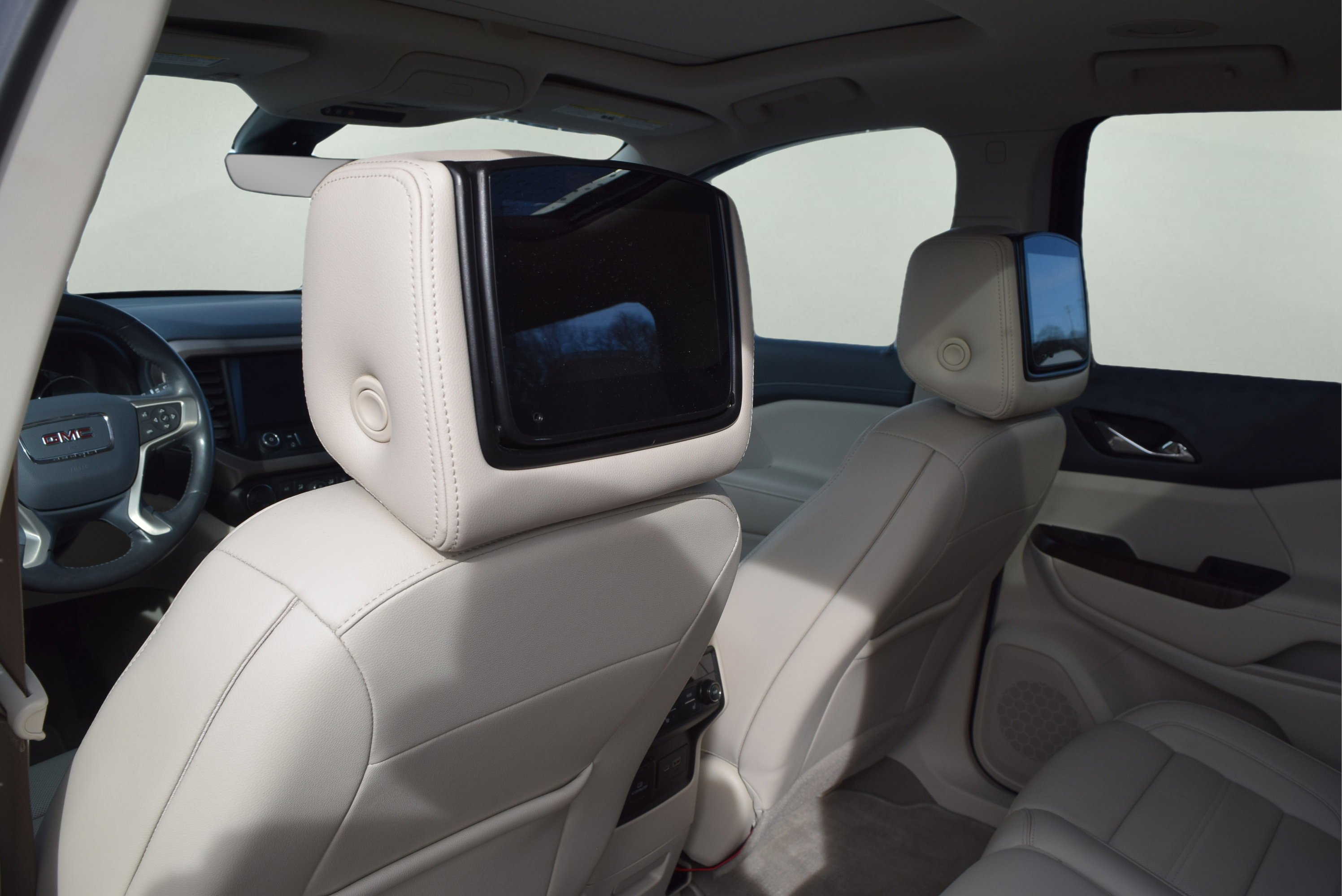 Used 2021 GMC Acadia Denali w/ Denali Ultimate Package image 10