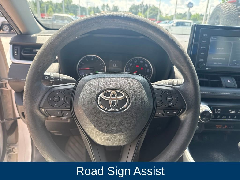 Used 2020 Toyota RAV4 XLE w/ Convenience Package FWD image 16