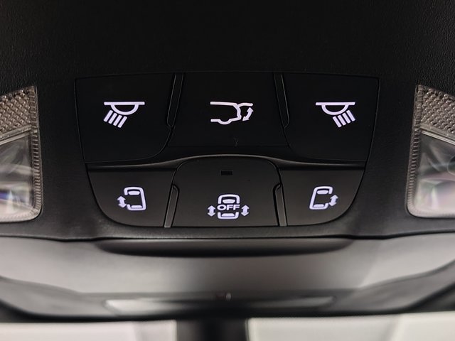 Used 2025 Chrysler Pacifica Select FWD image 33