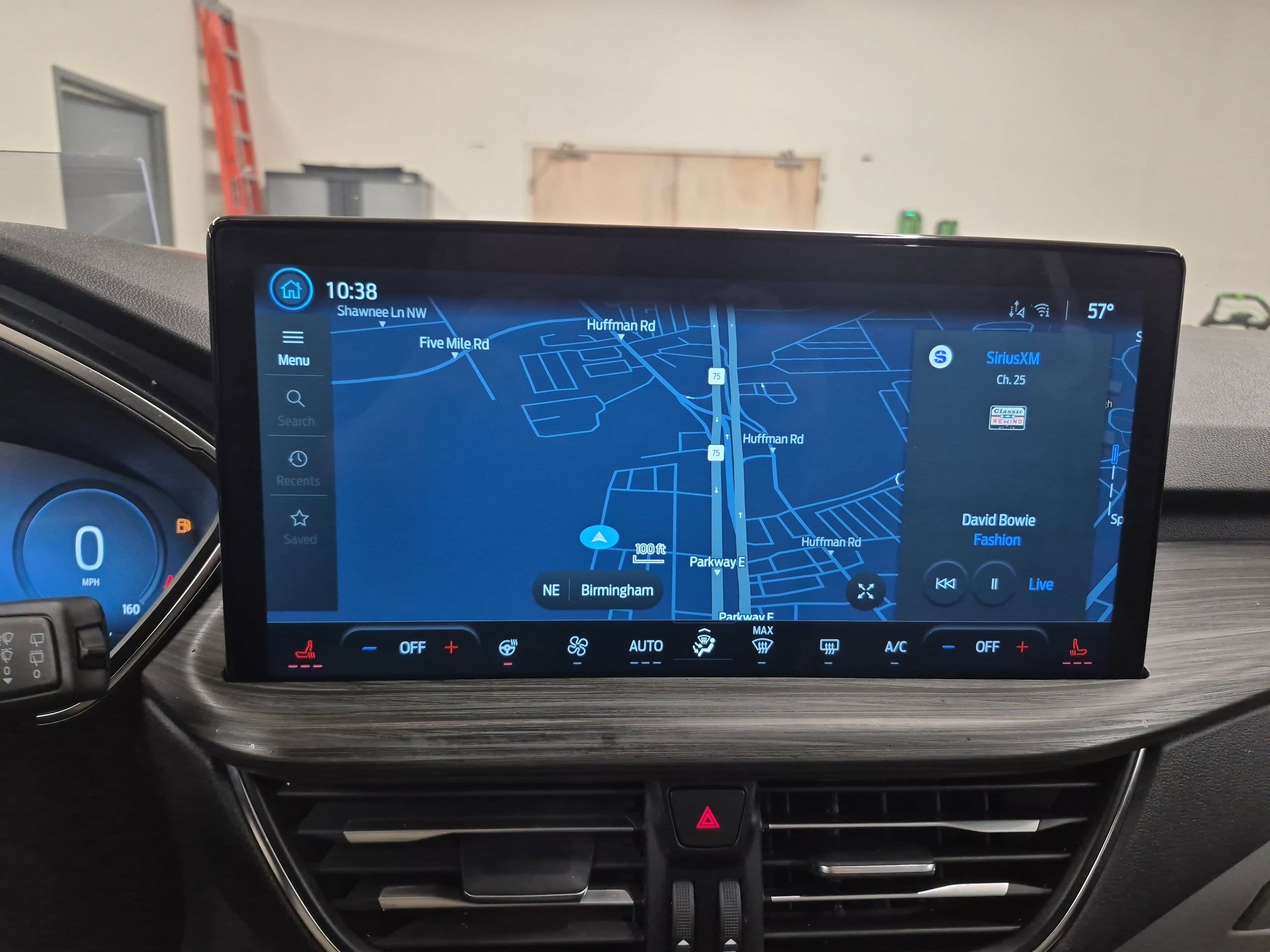 Certified 2025 Ford Escape SE w/ PHEV Premium Package image 37