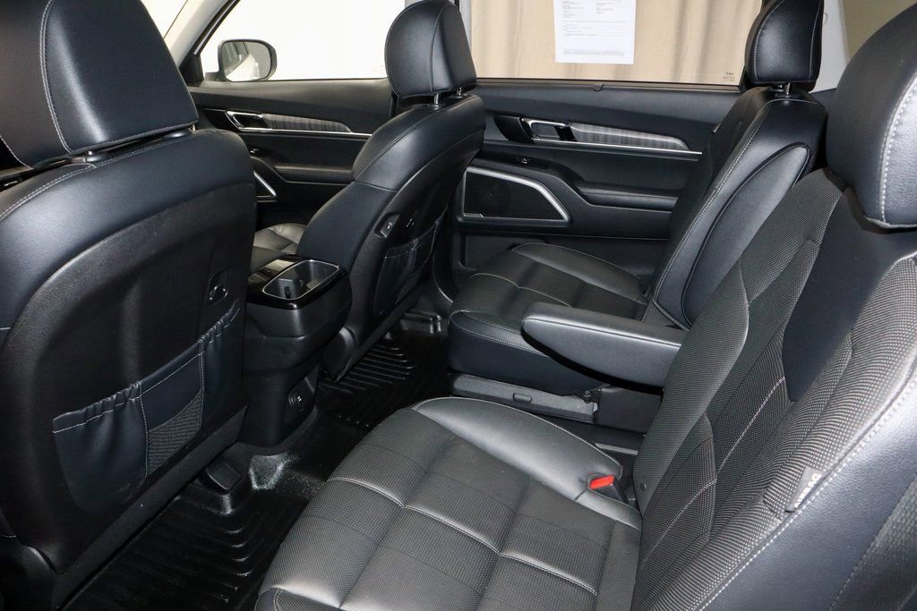 Used 2023 Kia Telluride EX w/ EX Captain's Chair Package image 22