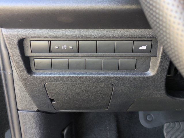 Used 2024 Mitsubishi Outlander SE Black Edition image 17