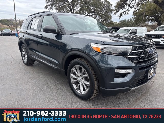 Certified 2023 Ford Explorer XLT w/ Equipment Group 202A image 5