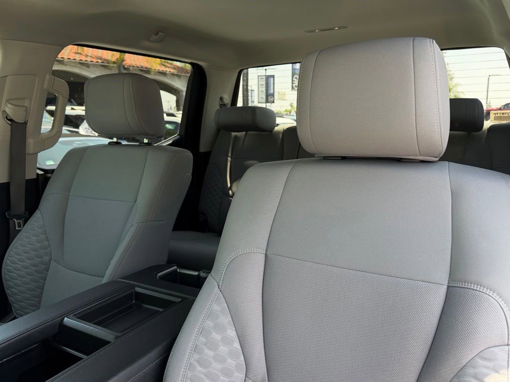 Used 2022 Toyota Tundra SR5 w/ SR5 Convenience Package AWD/4WD image 18