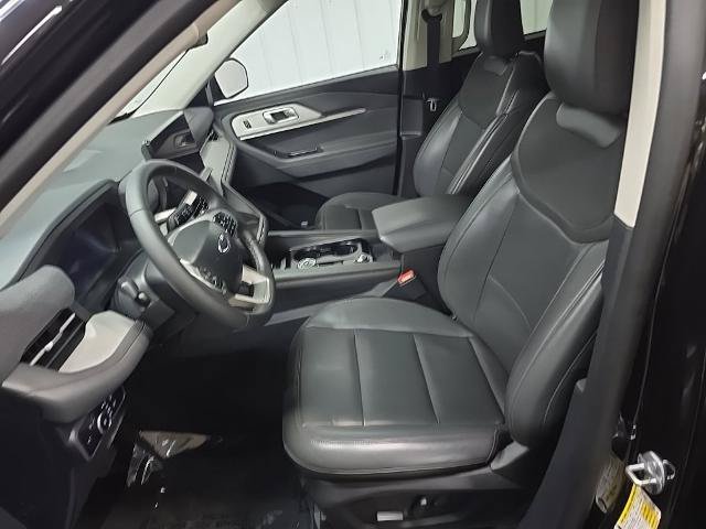 Certified 2025 Ford Explorer Active w/ Active Comfort Package AWD/4WD image 32