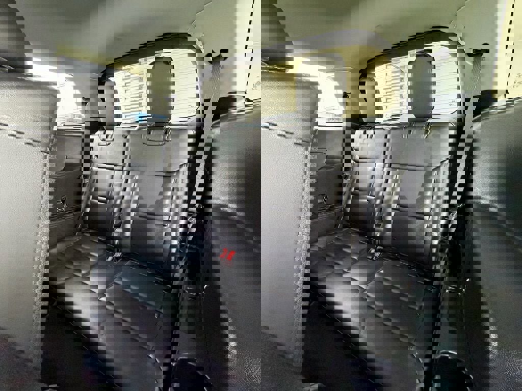 Certified 2022 Ford Explorer XLT w/ Equipment Group 202A image 24