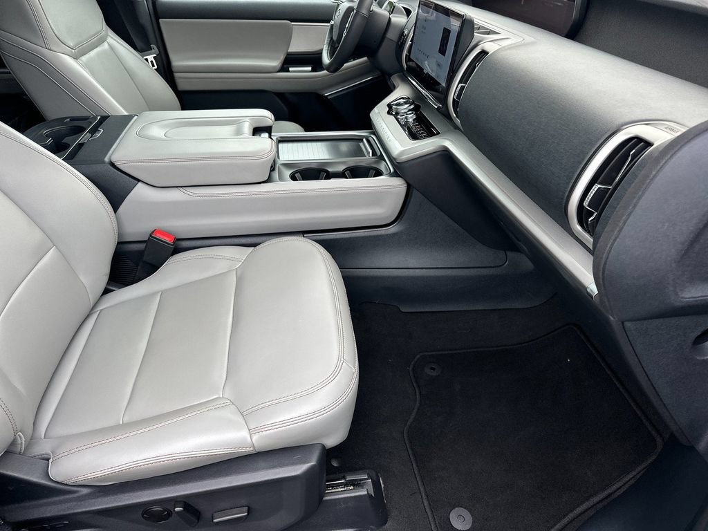 Certified 2025 Ford Expedition Active AWD/4WD image 15