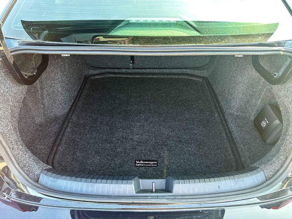 Used 2025 Volkswagen Jetta GLI Autobahn image 16