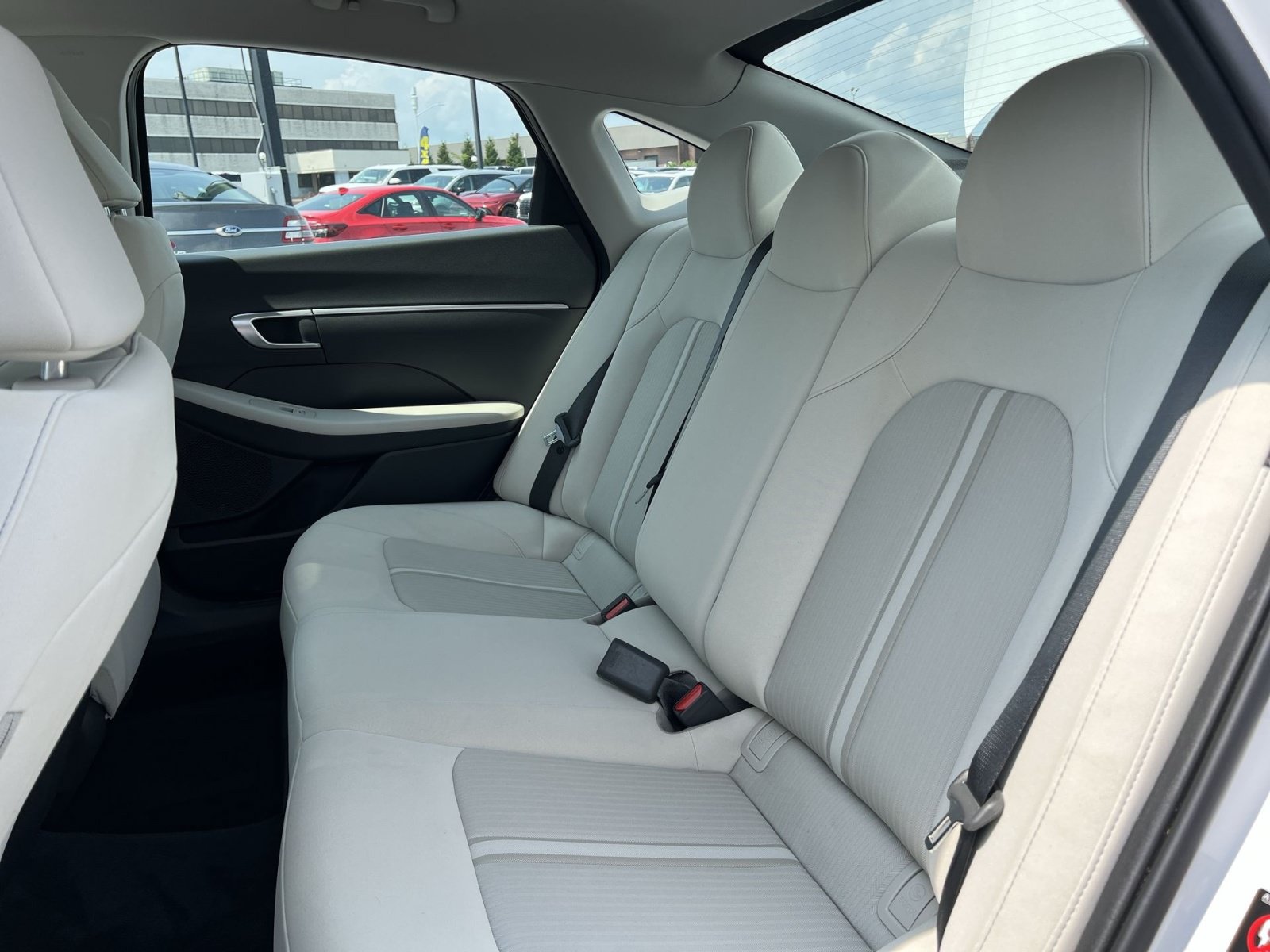 Used 2023 Hyundai Sonata SE w/ Preferred Accessory Package FWD image 23