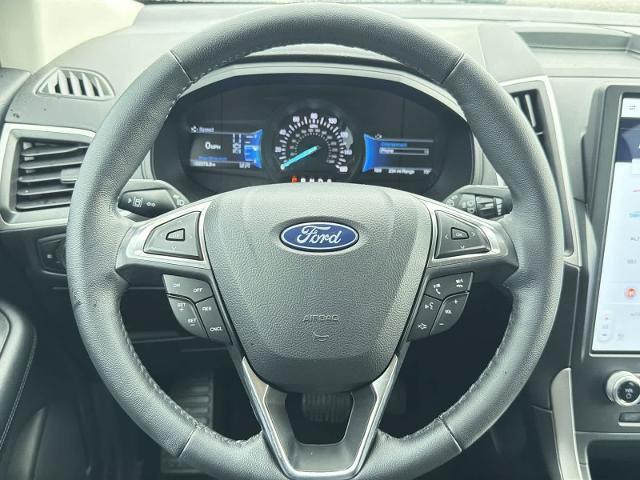 Certified 2024 Ford Edge SEL w/ Convenience Package AWD/4WD image 22