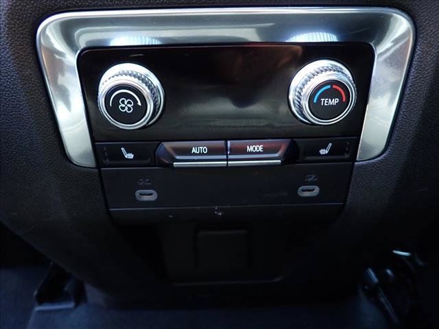 Used 2023 GMC Yukon XL SLT w/ SLT Luxury Package AWD/4WD image 13