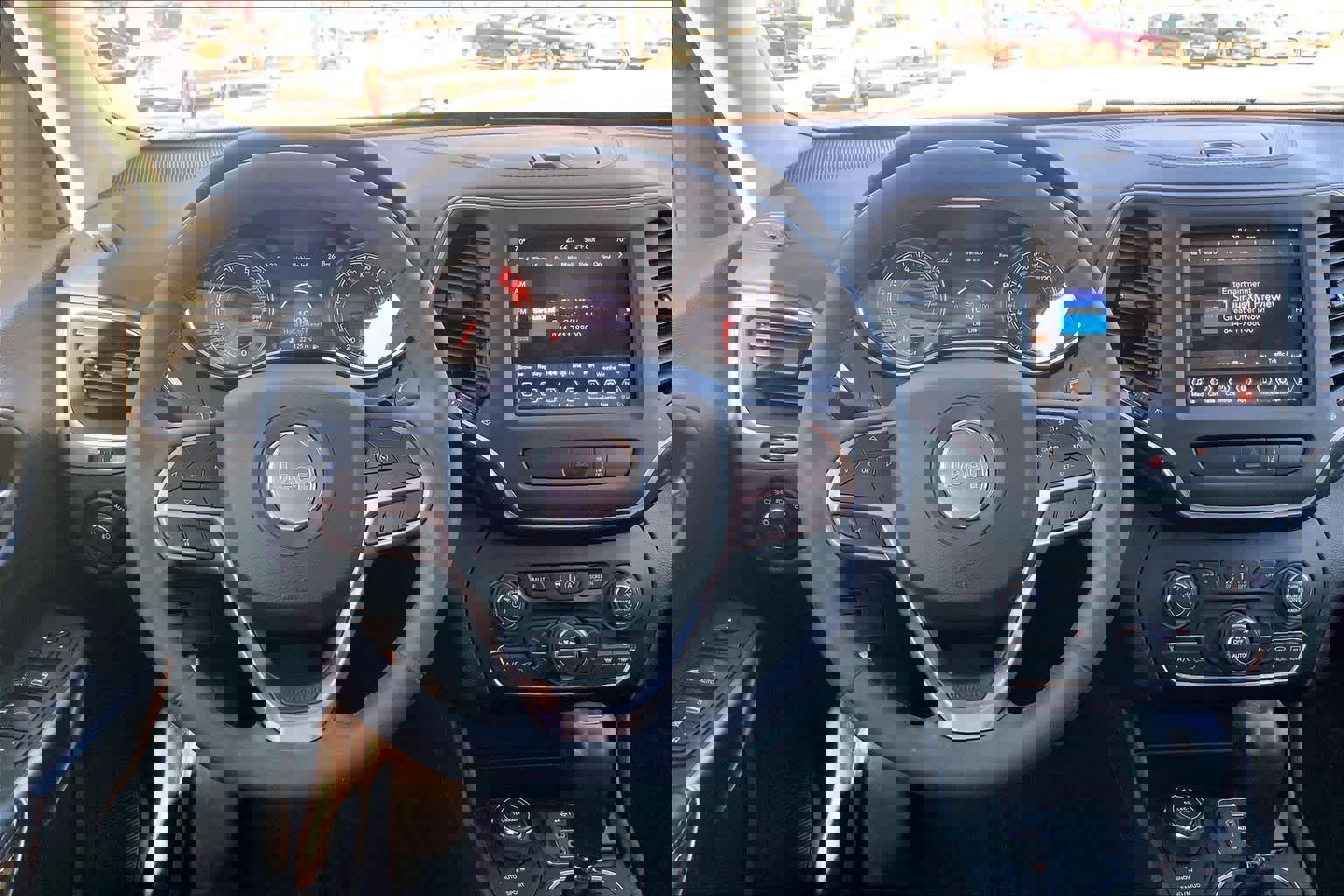 Used 2022 Jeep Cherokee Latitude Lux w/ Mopar Interior Package image 5