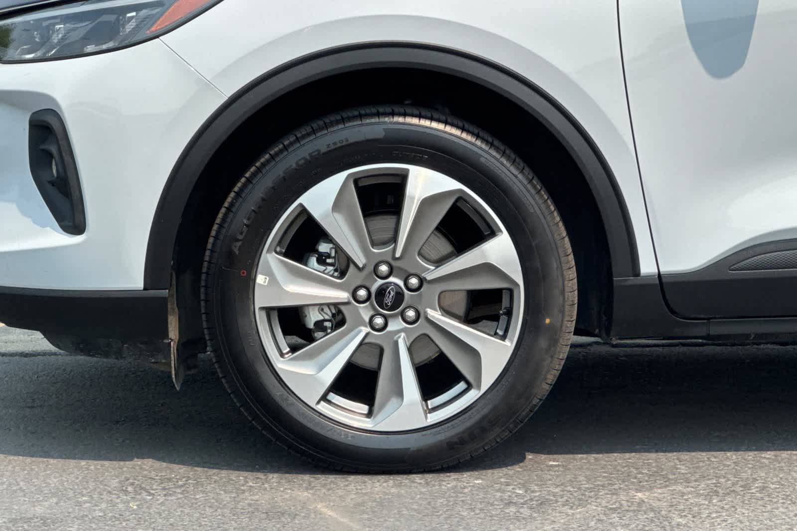 Certified 2025 Ford Escape Platinum AWD/4WD image 27