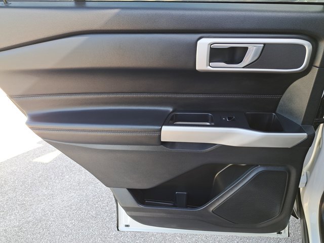 Certified 2022 Ford Explorer XLT w/ Equipment Group 202A image 14