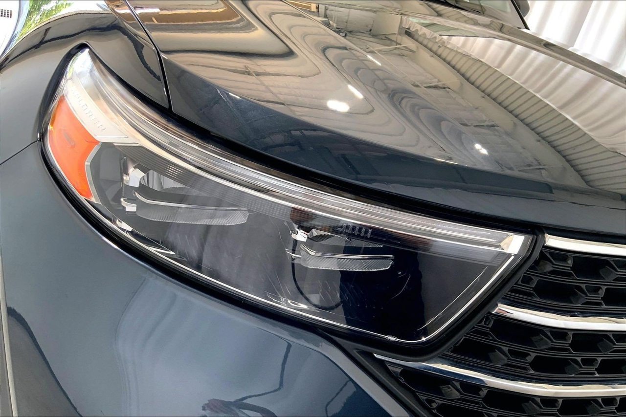 Certified 2024 Ford Explorer XLT RWD image 25