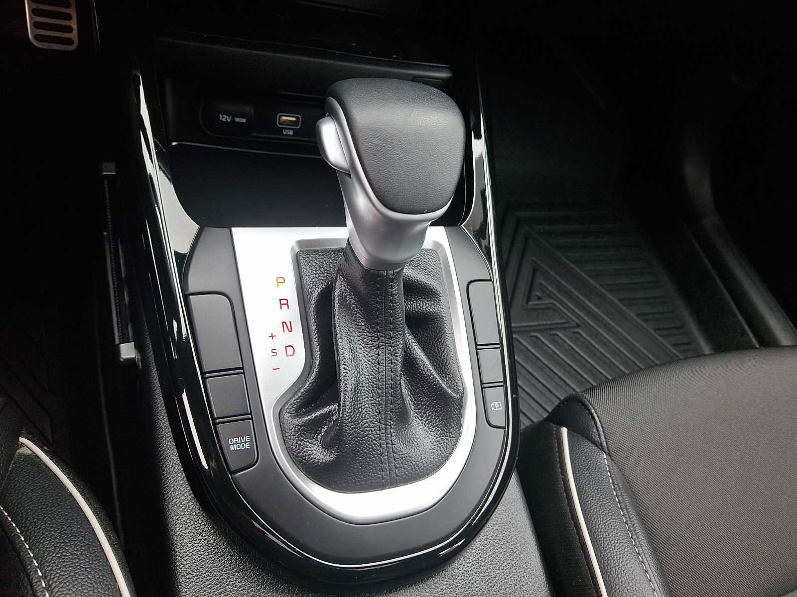 Used 2024 Kia Forte GT-Line w/ GT-Line Premium Package image 15