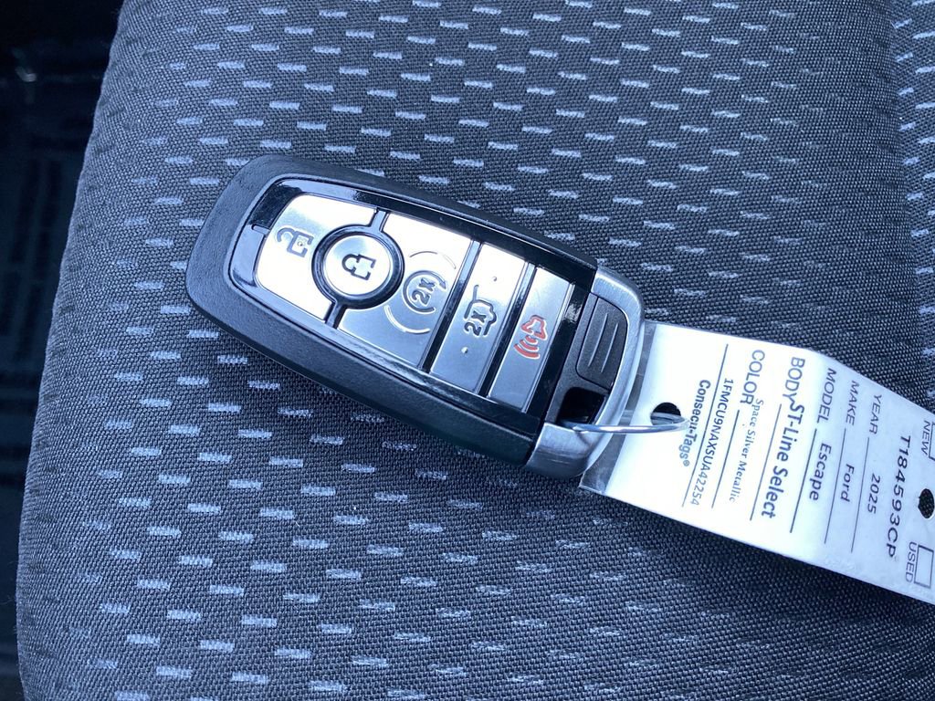 Certified 2025 Ford Escape ST-Line Select image 33