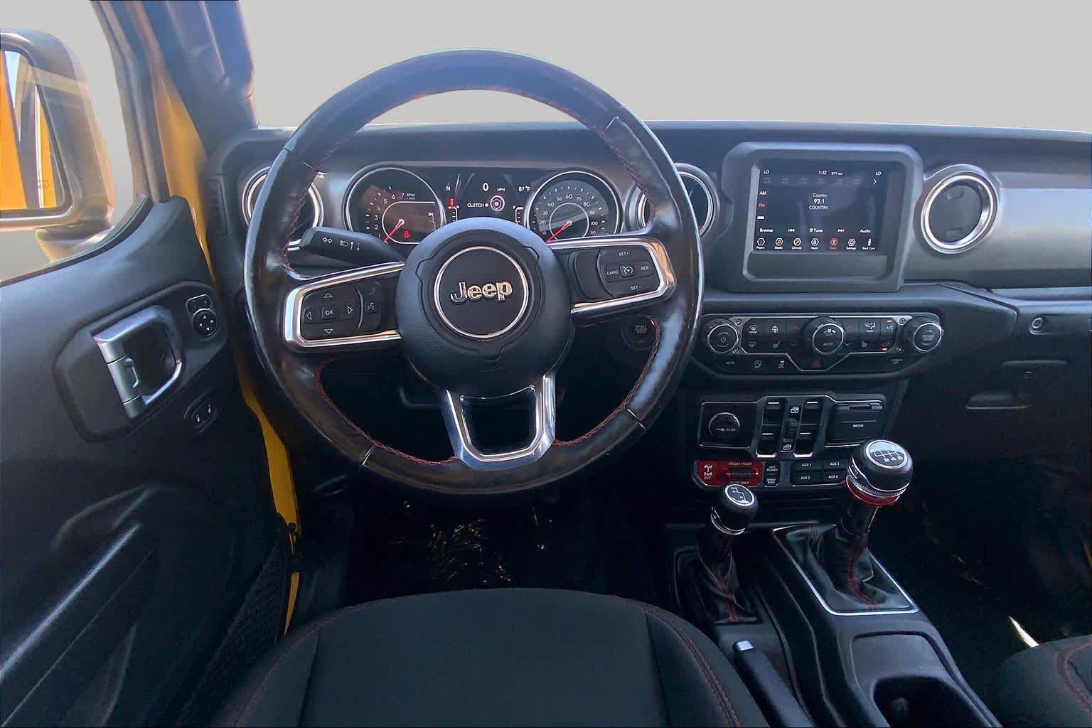 Used 2021 Jeep Wrangler Unlimited Rubicon w/ Cold Weather Group AWD/4WD image 6