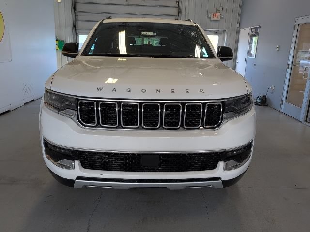 Used 2023 Jeep Wagoneer Series II AWD/4WD image 6