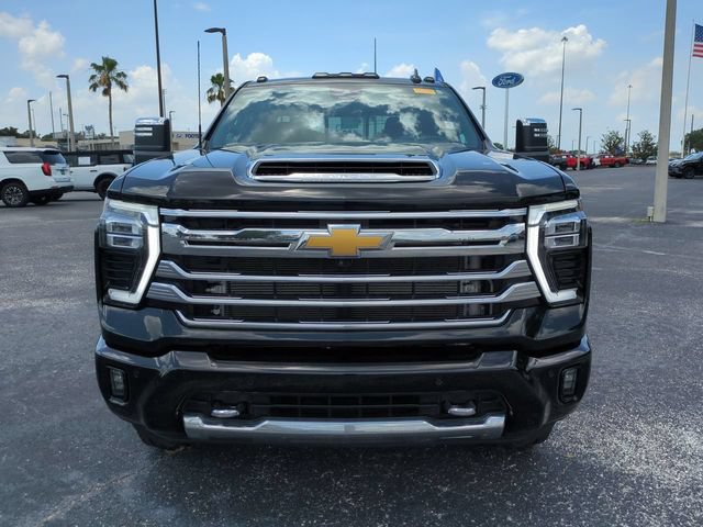 Used 2025 Chevrolet Silverado 3500 High Country w/ High Country Premium Package AWD/4WD image 3