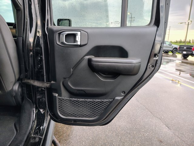 Used 2019 Jeep Wrangler Unlimited Sport S AWD/4WD image 16