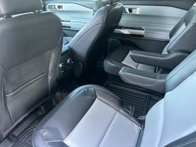 Certified 2024 Ford Explorer XLT w/ Equipment Group 202A RWD image 11
