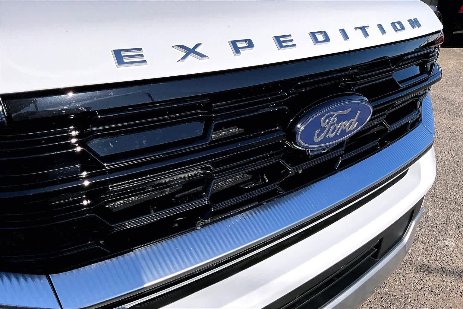 Certified 2025 Ford Expedition Platinum AWD/4WD image 30