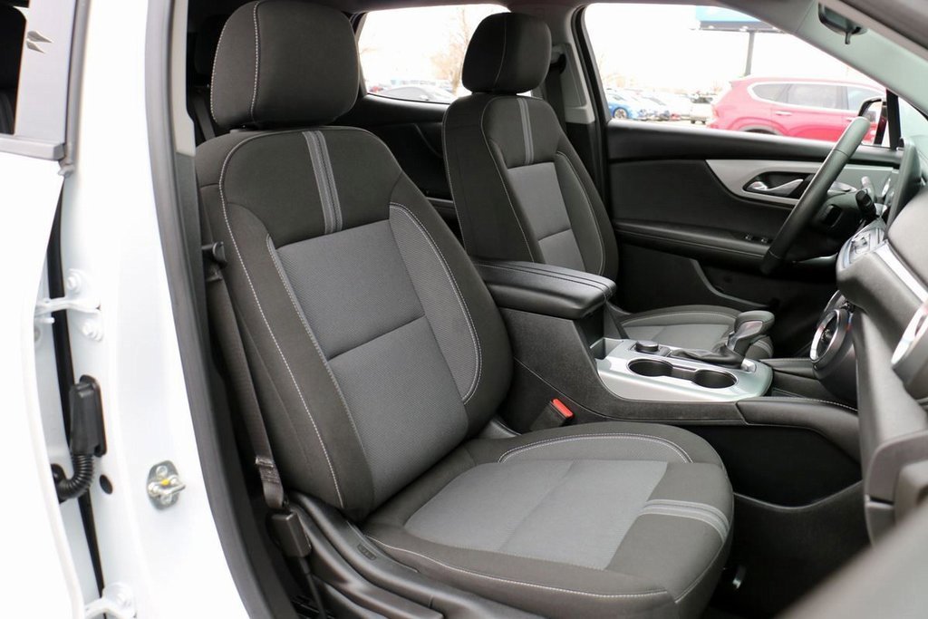 Used 2025 Chevrolet Blazer LT image 31