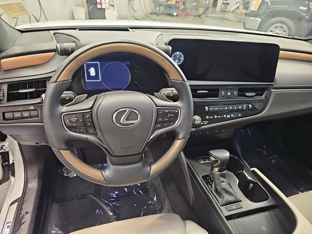 Used 2024 Lexus ES 350 Ultra Luxury w/ Accessory Package (Z2) FWD image 16