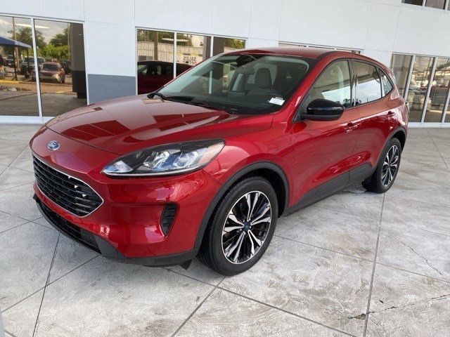 Certified 2022 Ford Escape SE w/ SE Sport Appearance Package image 5