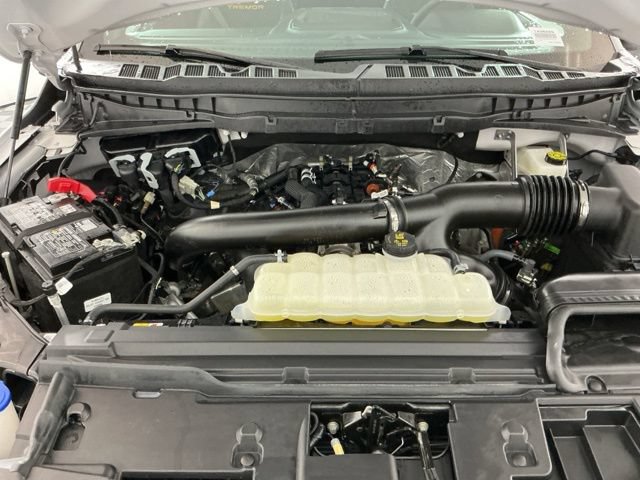 Certified 2025 Ford F150 Tremor AWD/4WD image 31