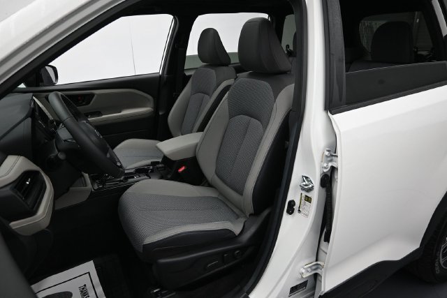 Used 2026 Subaru Forester Premium w/ Base/Premium Package AWD/4WD image 11
