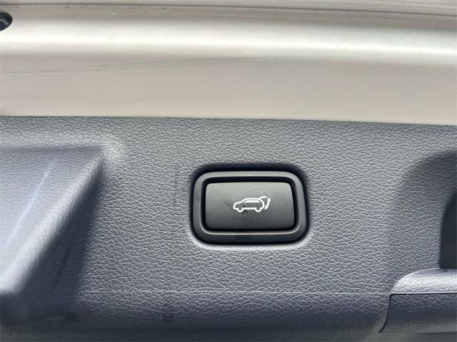 Used 2025 Hyundai Palisade Limited image 19