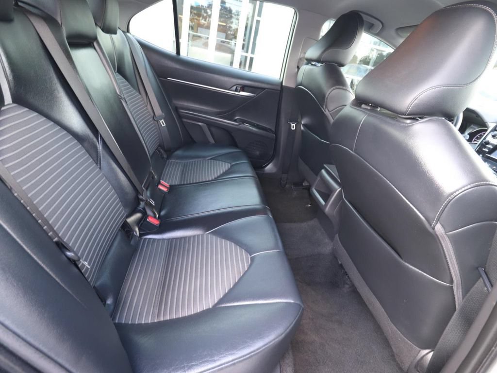 Used 2020 Toyota Camry SE FWD image 22