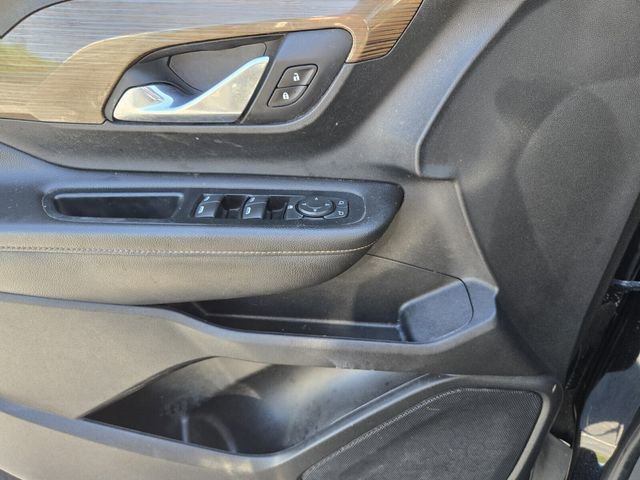 Used 2020 GMC Terrain SLE w/ Elevation Edition image 31